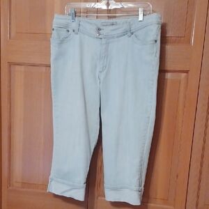 Women's Light Blue Crop Jeans